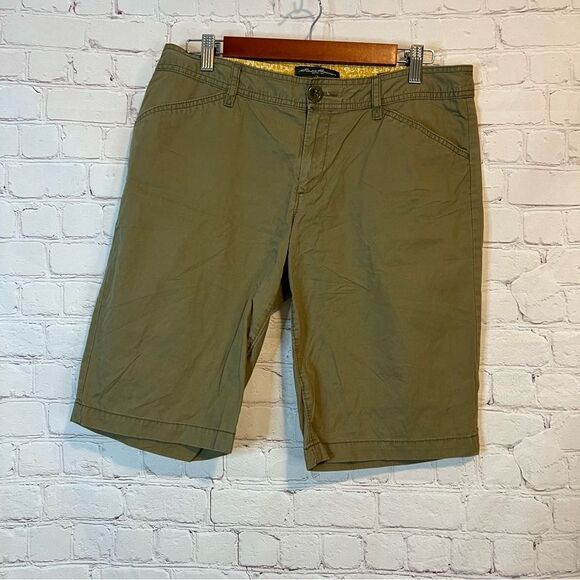 Eddie Bauer Mercer Fit Olive Green Shorts size 10P - Picture 1 of 5